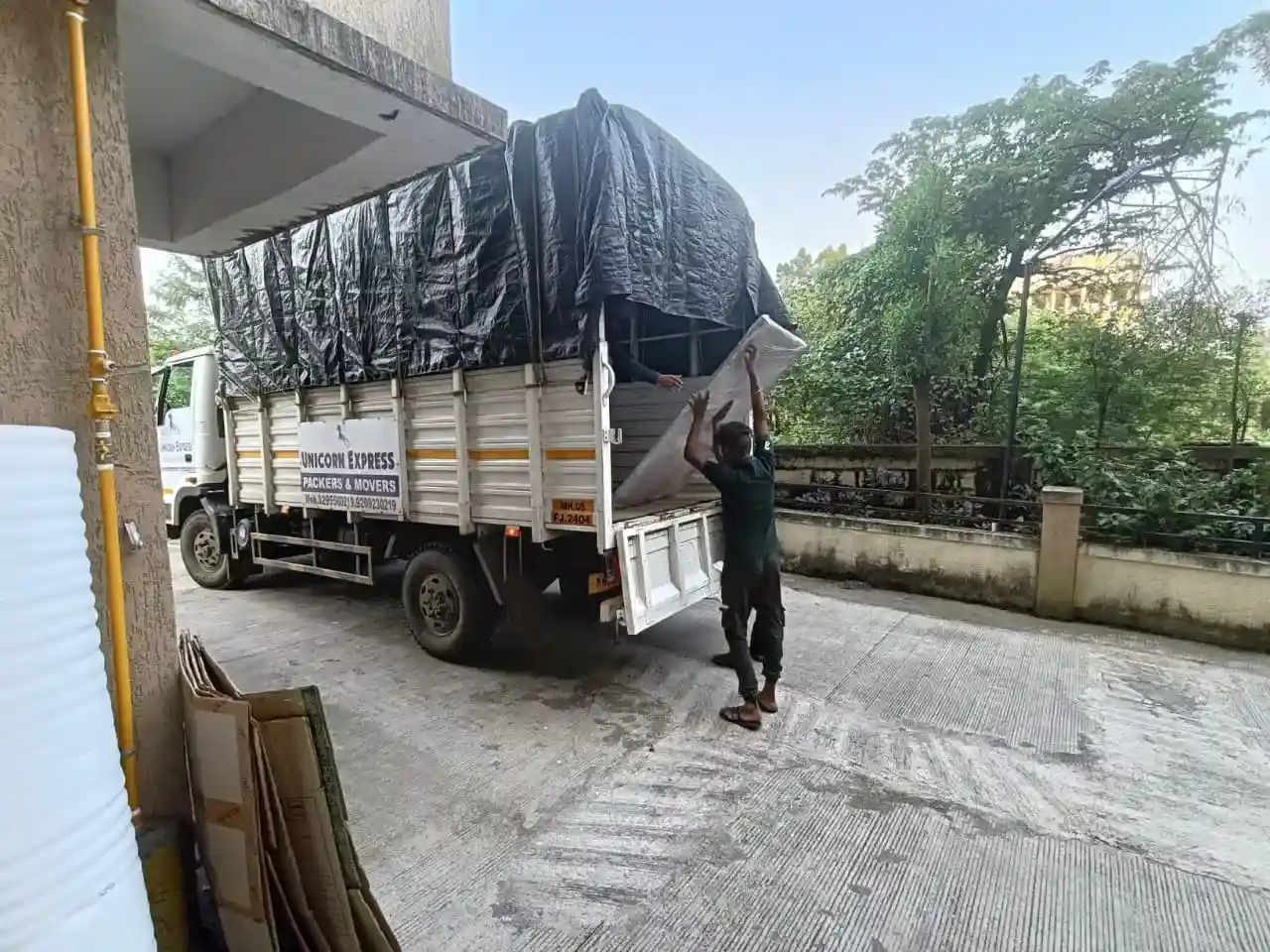 Loading & Unloading